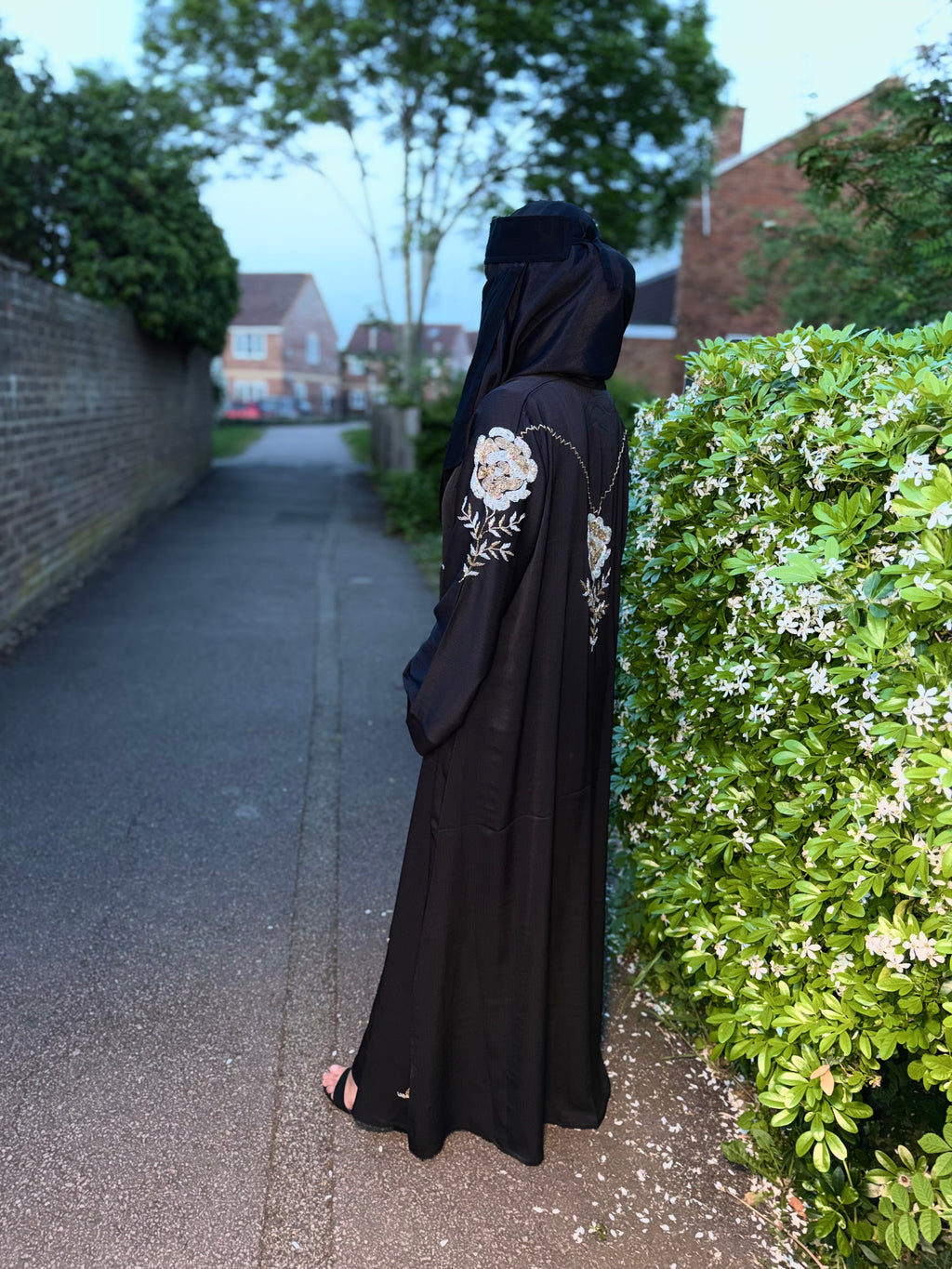 Layla Abaya | Gold Rose Hand-Embroidered Black Zoom Abaya | Baytul Haya