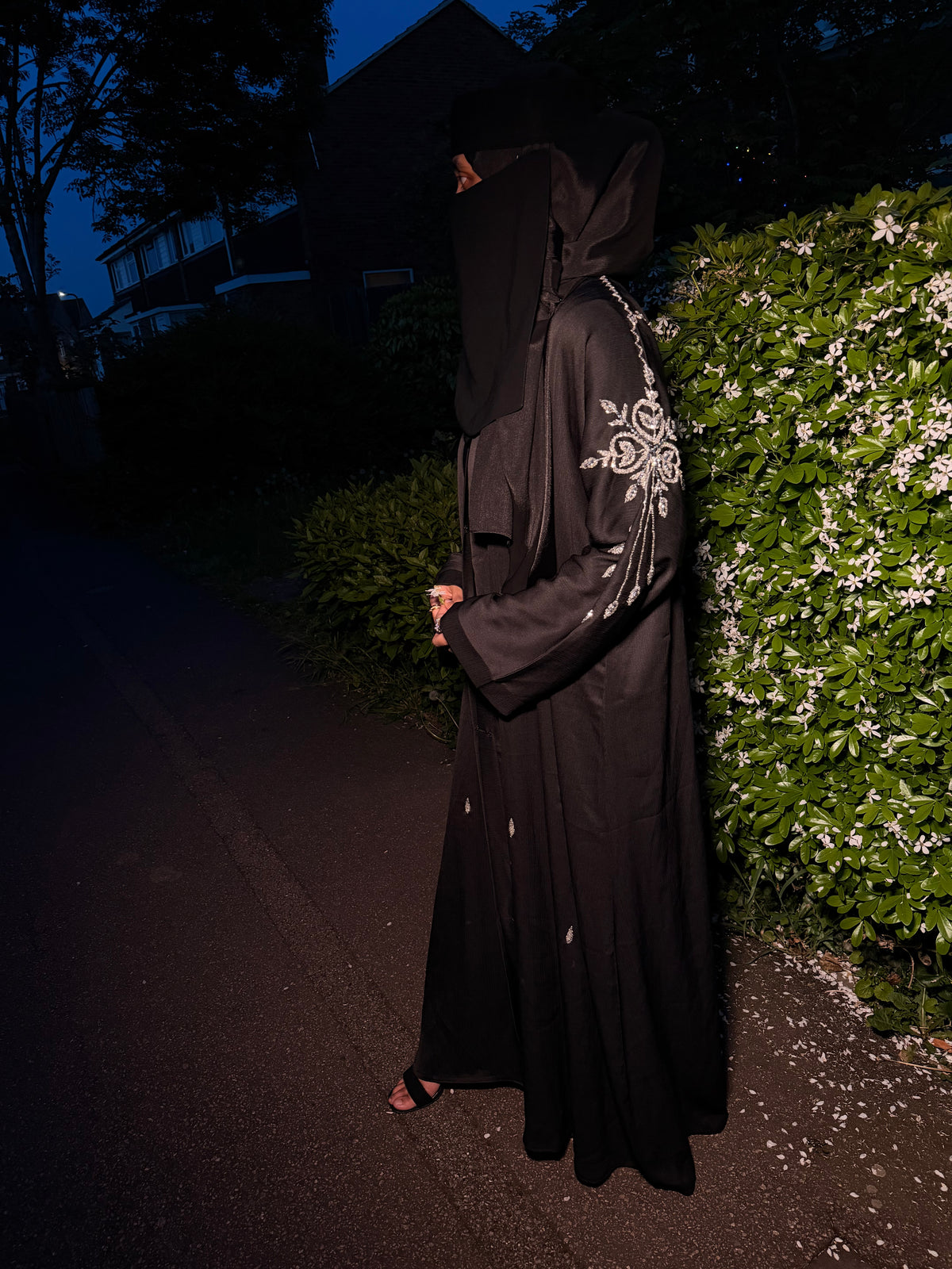 Ayah Abaya | Silver Hand-Embroidered Black Zoom Abaya | Baytul Haya