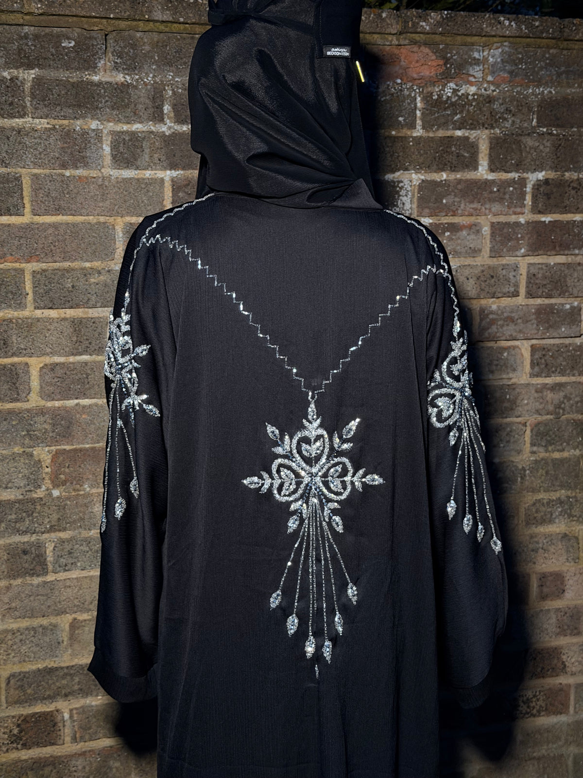Ayah Abaya | Silver Hand-Embroidered Black Zoom Abaya | Baytul Haya