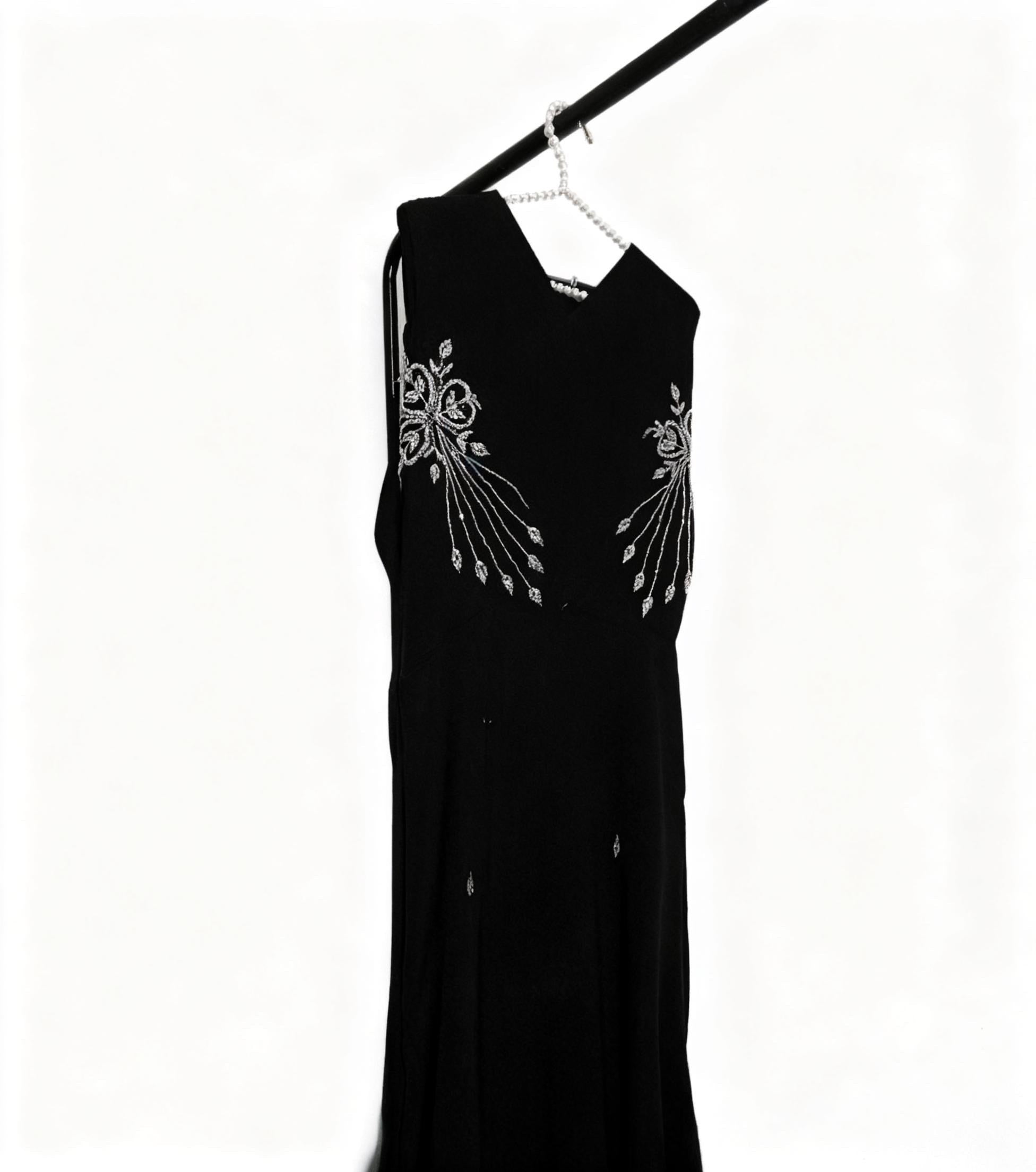 Ayah Abaya | Silver Hand-Embroidered Black Zoom Abaya | Baytul Haya