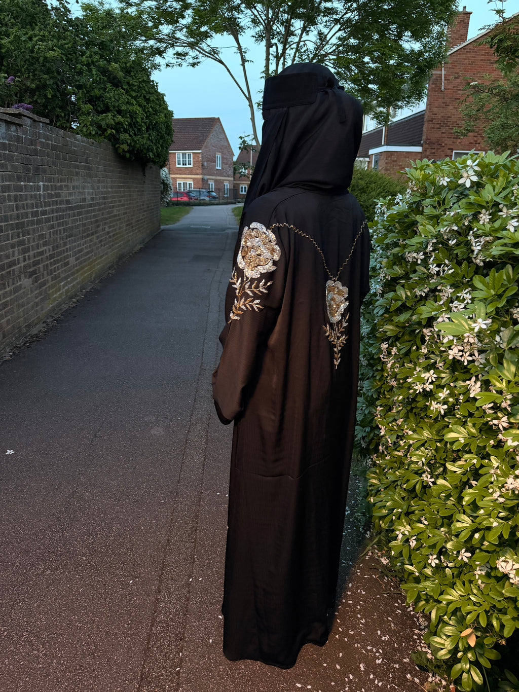 Layla Abaya | Gold Rose Hand-Embroidered Black Zoom Abaya | Baytul Haya