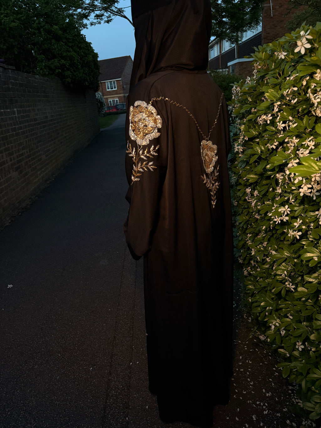 Layla Abaya | Gold Rose Hand-Embroidered Black Zoom Abaya | Baytul Haya