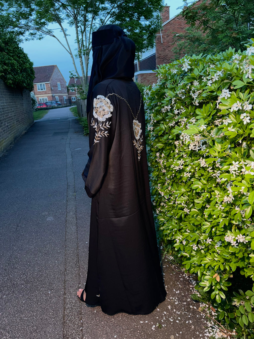 Layla Abaya | Gold Rose Hand-Embroidered Black Zoom Abaya | Baytul Haya