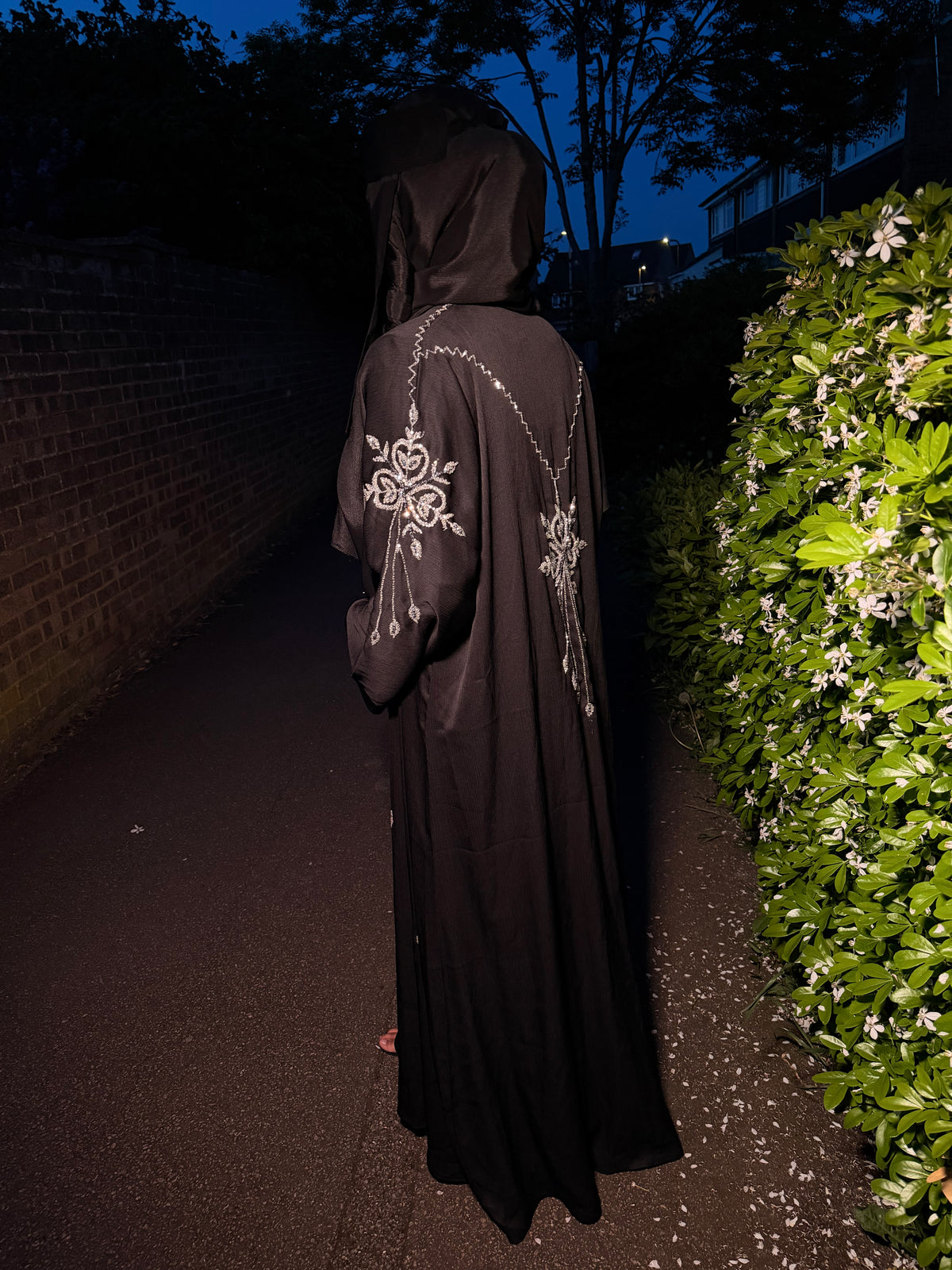Ayah Abaya | Silver Hand-Embroidered Black Zoom Abaya | Baytul Haya
