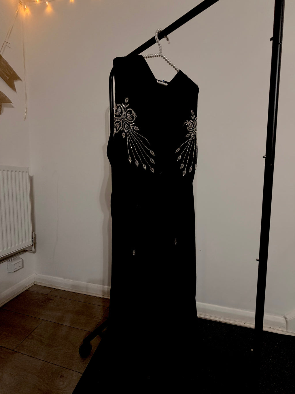 Ayah Abaya | Silver Hand-Embroidered Black Zoom Abaya | Baytul Haya