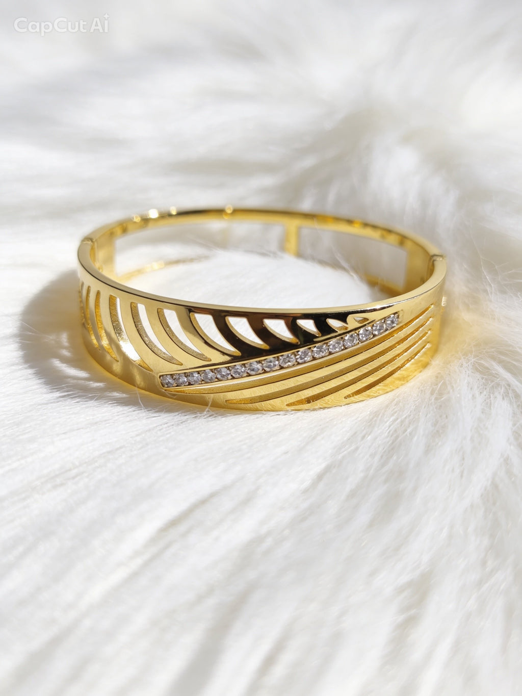 Gold Wave Cutout Bracelet